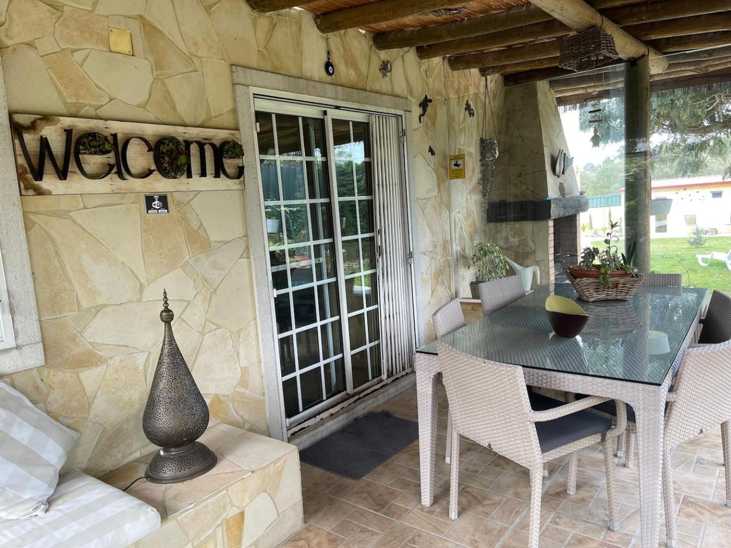 Homestay A Casa Do Camarate (Setubal)