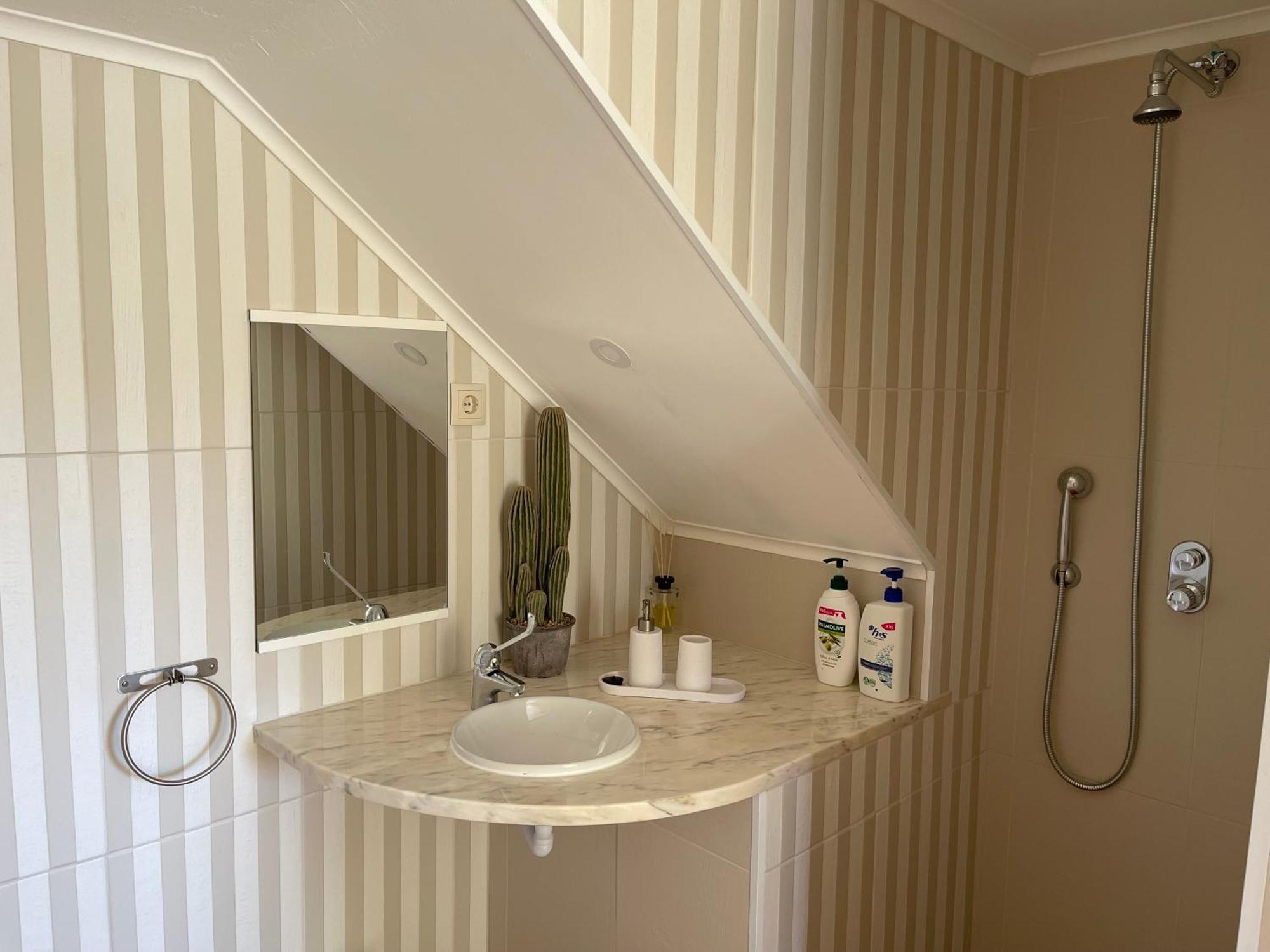 Homestay A Casa Do Camarate (Setubal)